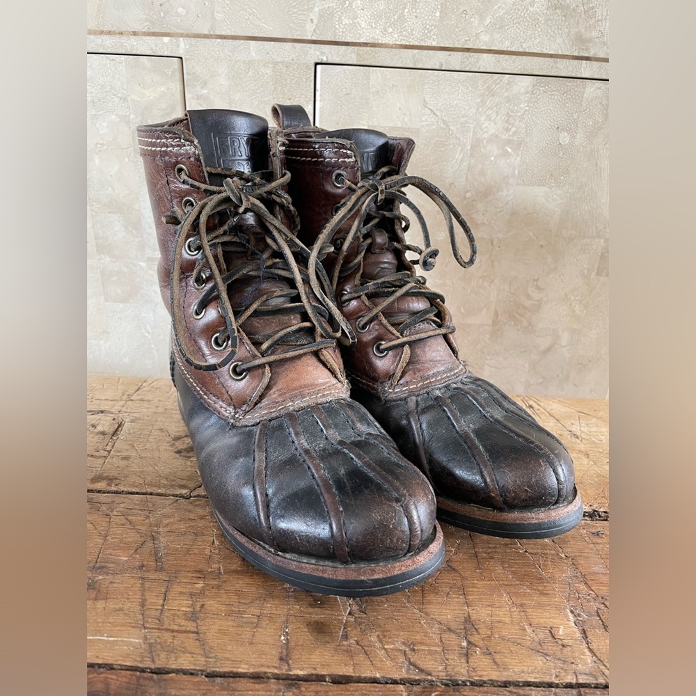 FRYE sheepskin lined lace up boots